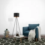 Stehleuchte / Lampe - H:155 cm  - 3-Bein Designleuchte mit satiniertem, lichtstreuendem Kunststoffschirm & Chrombeinen  - E27 - Schwarz – Bild 4